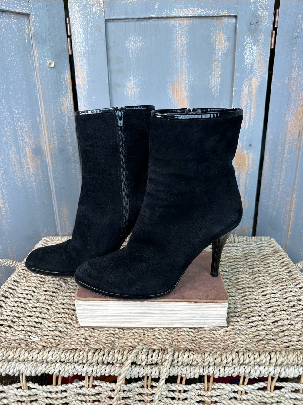 Stuart Weitzman Lithe Suede Patent Stiletto Bootie Black Sz 8.5
